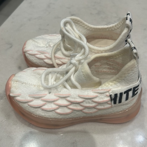 Designer inspired shoes for kids with lights - Picture 8 of 10